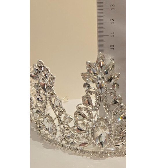 NEW Lotus Tiara Large Silver colored tiara with silver / clear rhinestones - Picture 7 of 7